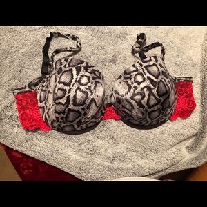 Cacique Intimates & Sleepwear - Gorgeous Cacique underwire Bra 42DD Cacique Intimates & Sleepwear - Gorgeous Cacique underwire Bra 42DD